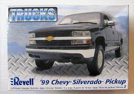 1999 Chevy Silverado Model Kit 1/25