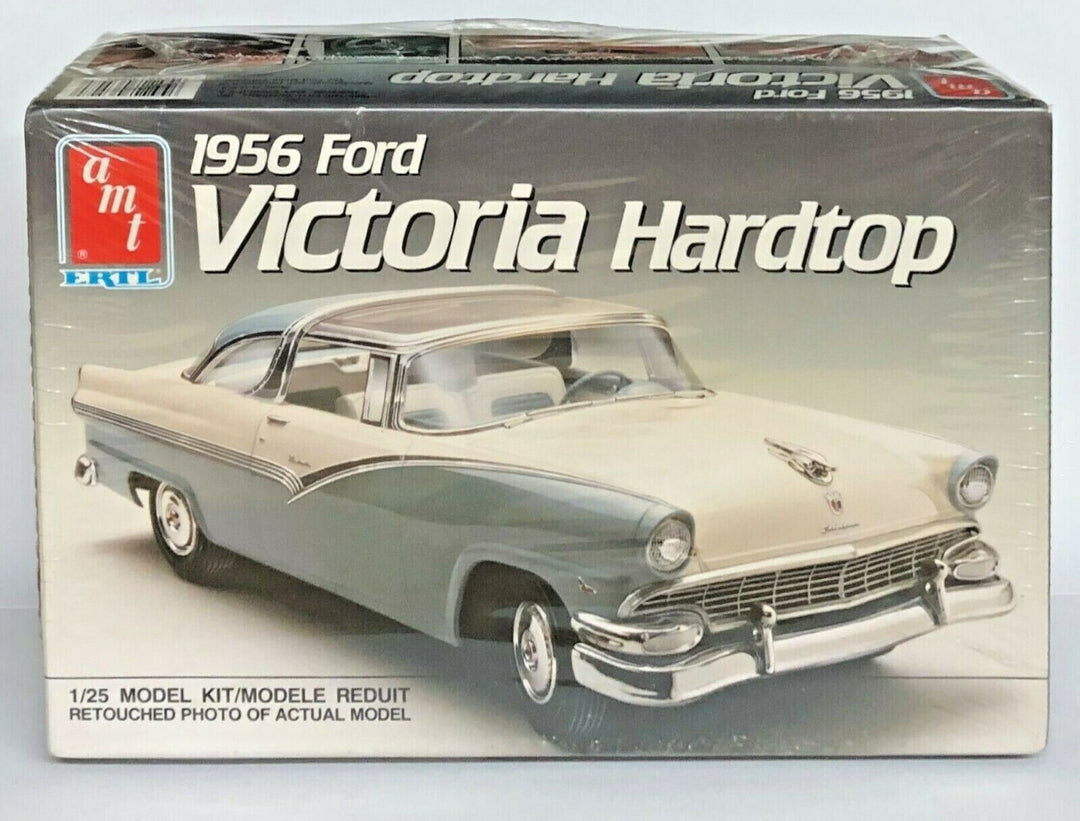 1956 Ford Victoria Hardtop Model 1/25